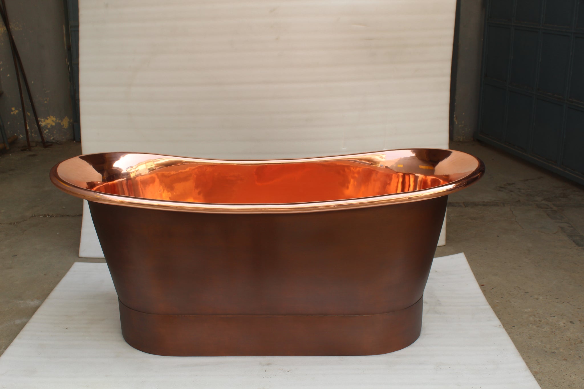 The Copper Bath Tub -Old and Polished Copper, Double Hammered Slipper  1700mm - 5010-D67