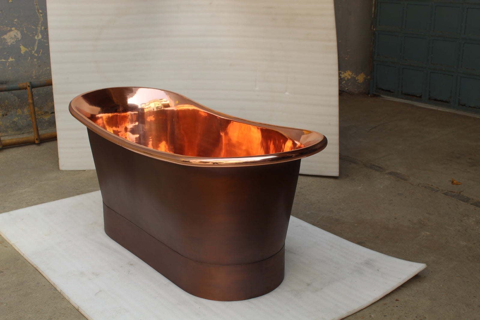 The Copper Bath Tub - Dark Polished Copper, Double Hammered Slipper  1700mm - 5010-D67