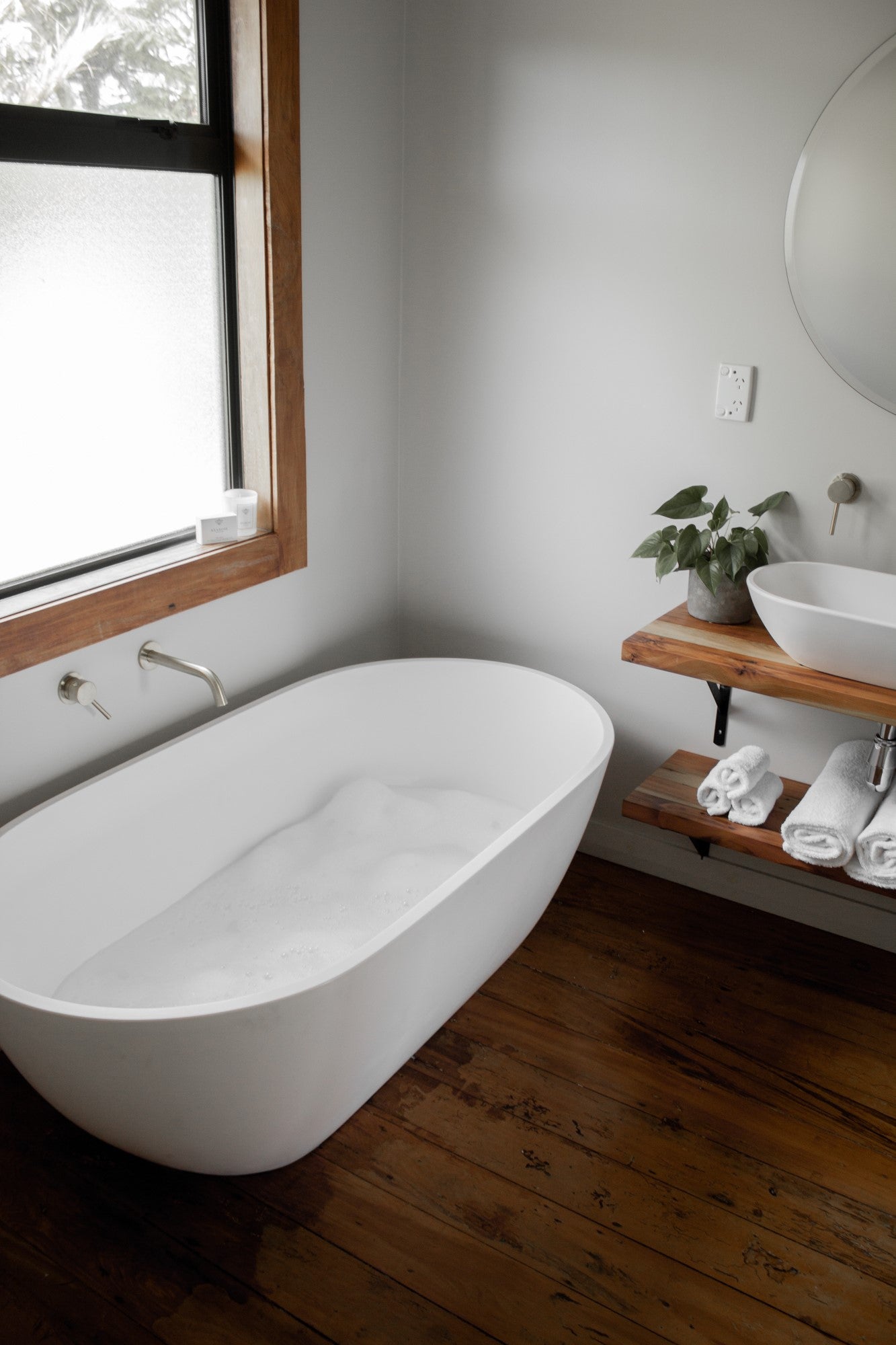 Justina Family Low Side Oval Stone Bath - Popular Design - 1500mm - ST12 1500OS