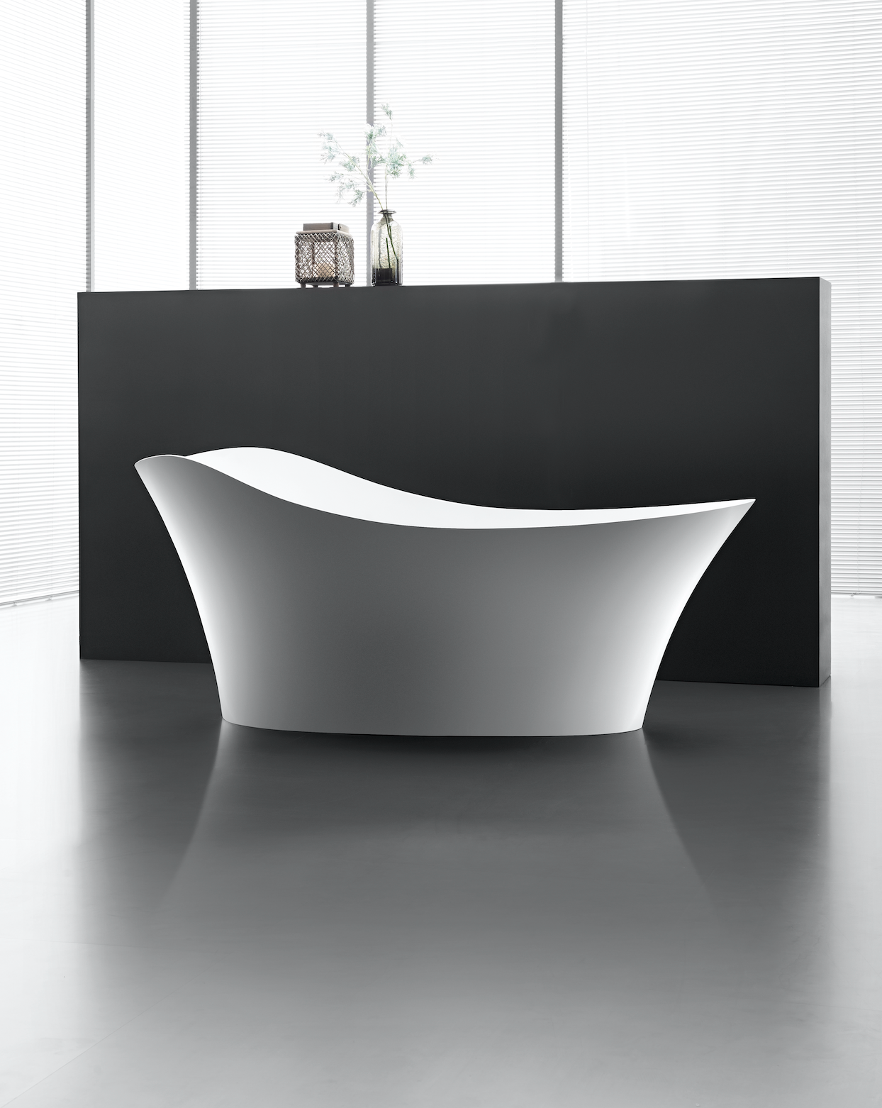 Lil 1700mm Delicate Curved Art Bath - LGN01