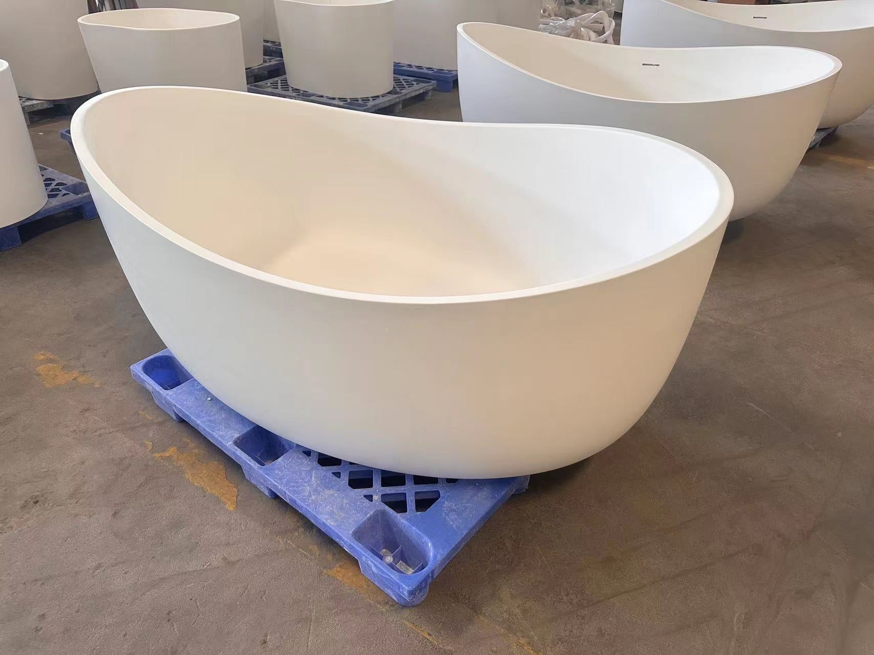 Eclipse 1800 - Large Freestanding Acrylic Bath